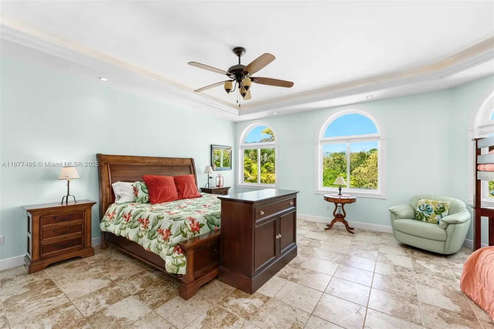 3742 Seagrape St Big Pine, FL 33043