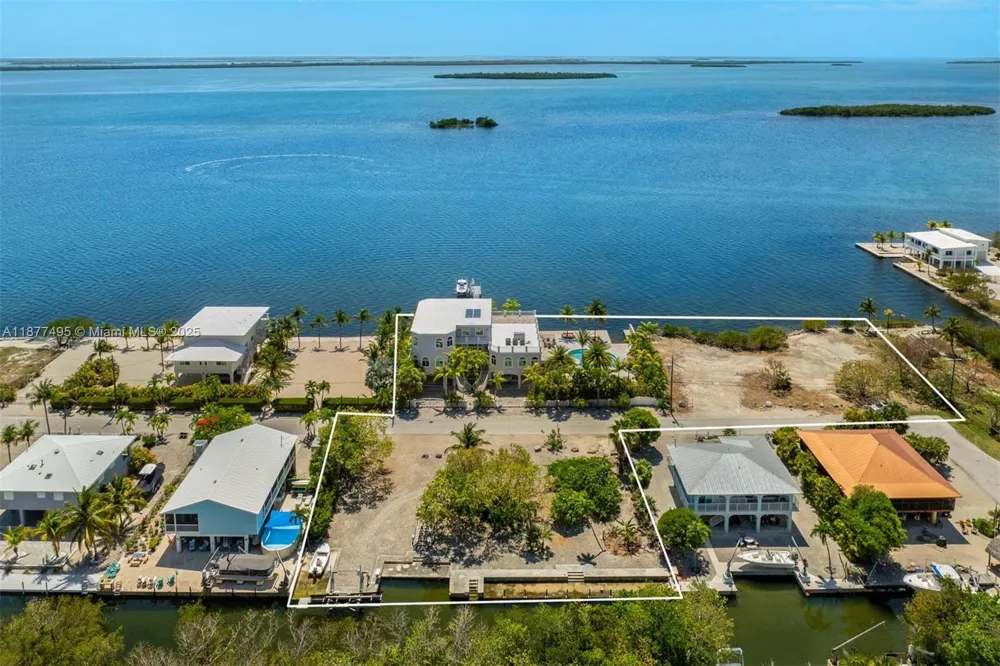 3742 Seagrape St Big Pine, FL 33043
