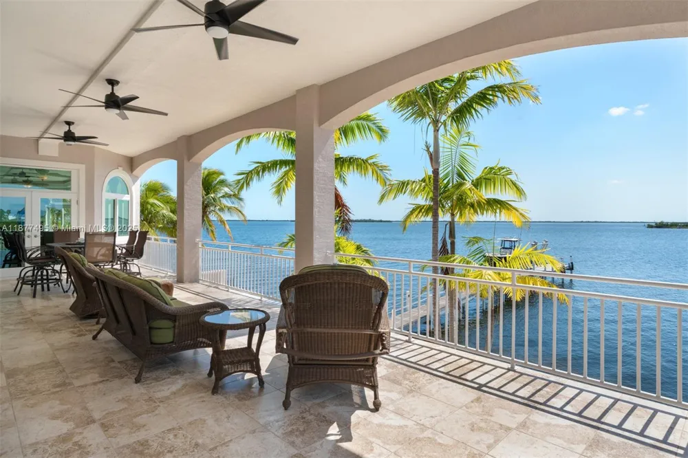 3742 Seagrape St Big Pine, FL 33043
