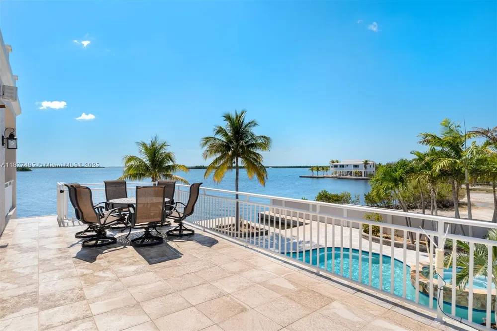3742 Seagrape St Big Pine, FL 33043