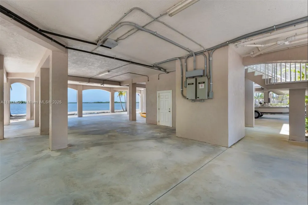 3742 Seagrape St Big Pine, FL 33043
