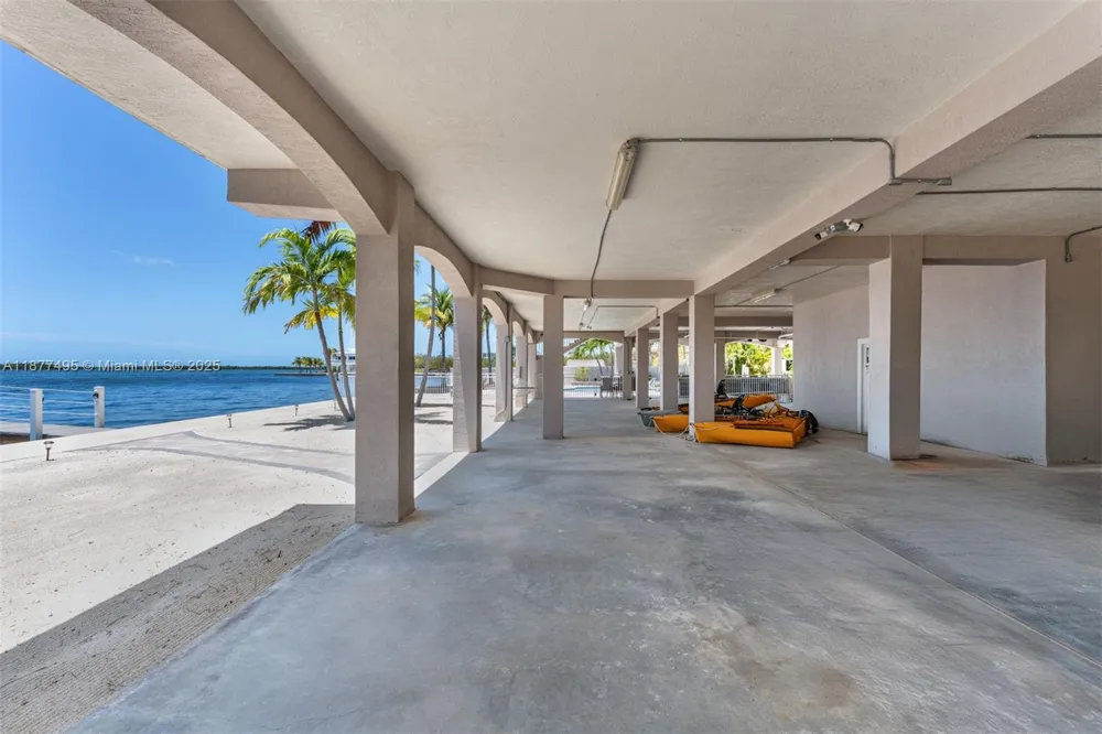 3742 Seagrape St Big Pine, FL 33043
