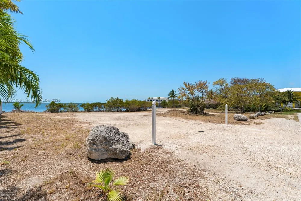 3742 Seagrape St Big Pine, FL 33043