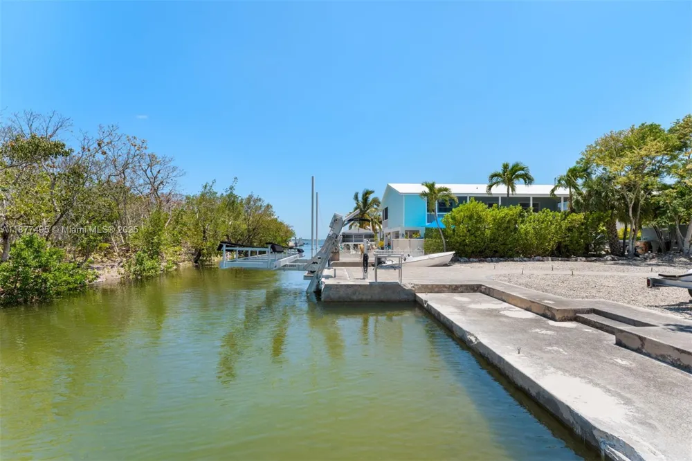 3742 Seagrape St Big Pine, FL 33043
