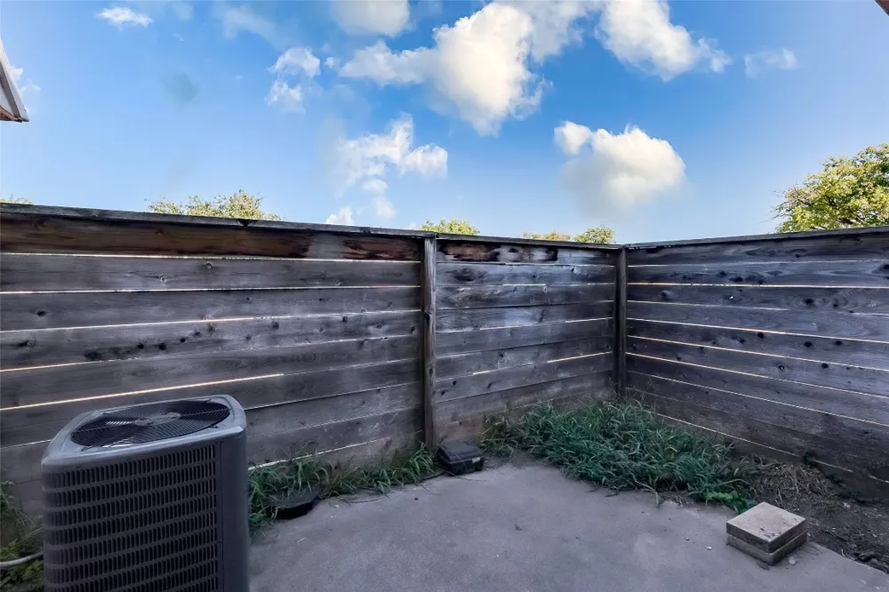 2215 Mission Hill Cir #103 Austin, TX 78741
