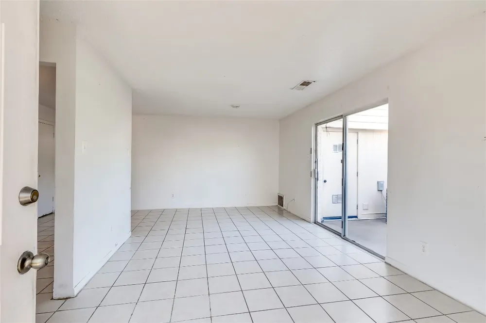 2215 Mission Hill Cir #103 Austin, TX 78741