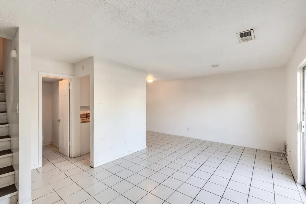 2215 Mission Hill Cir #103 Austin, TX 78741
