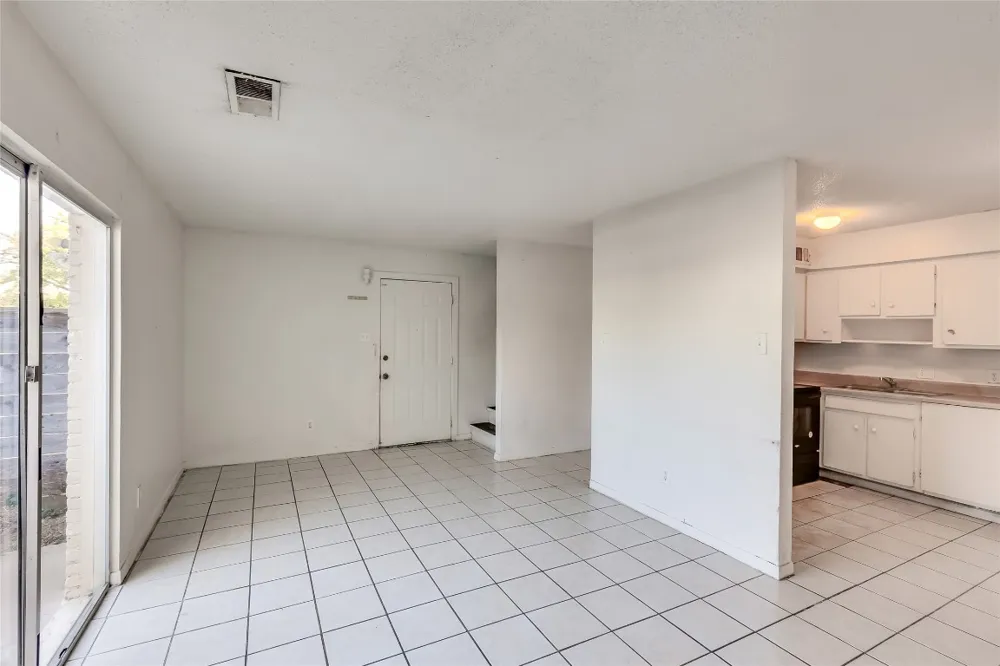 2215 Mission Hill Cir #103 Austin, TX 78741
