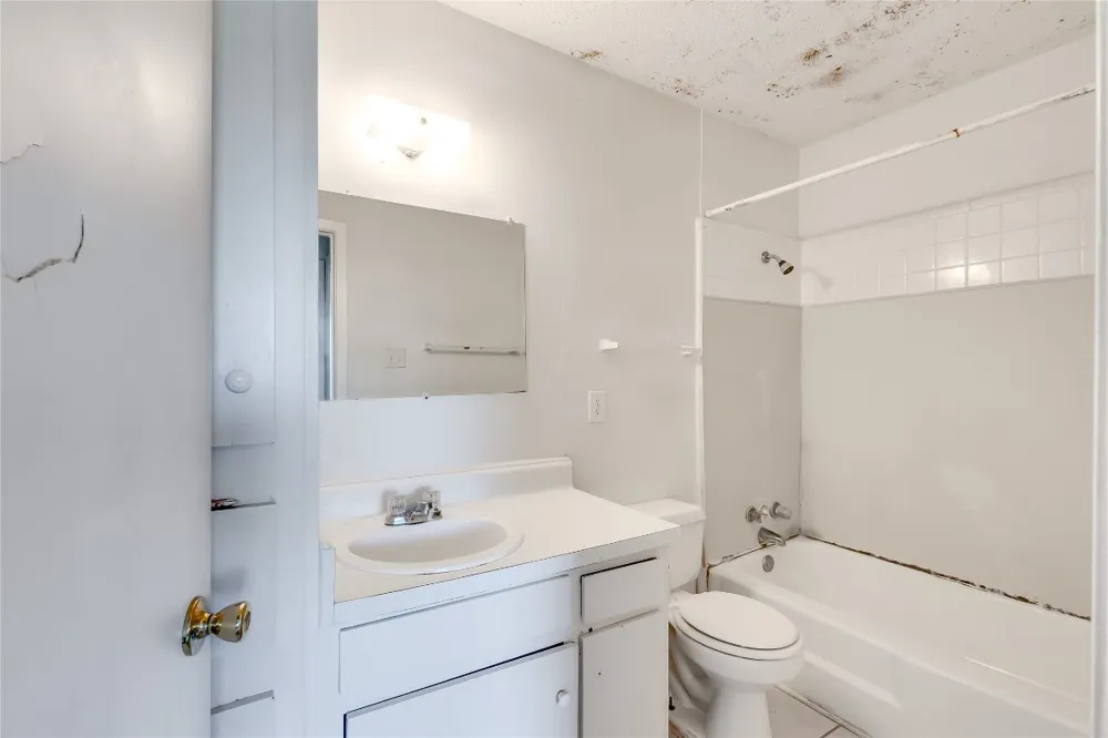 2215 Mission Hill Cir #103 Austin, TX 78741