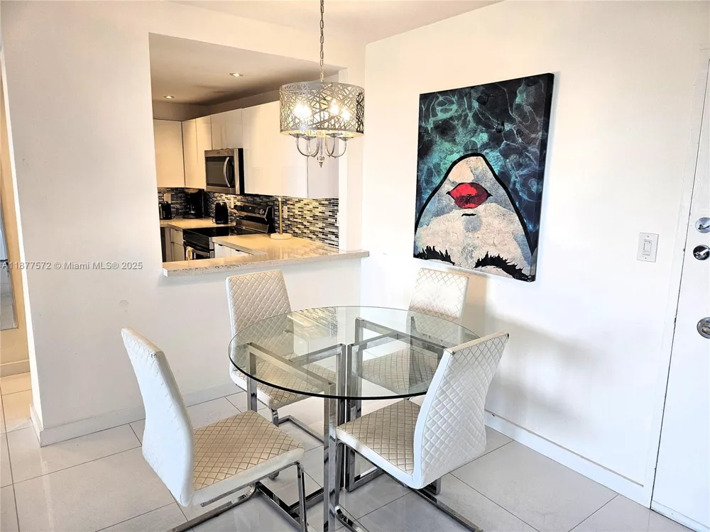 5161 Collins Ave #707 Miami Beach, FL 33140