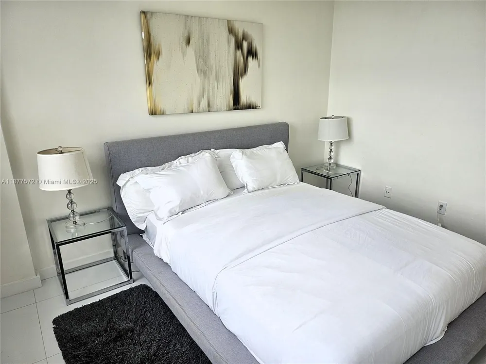 5161 Collins Ave #707 Miami Beach, FL 33140