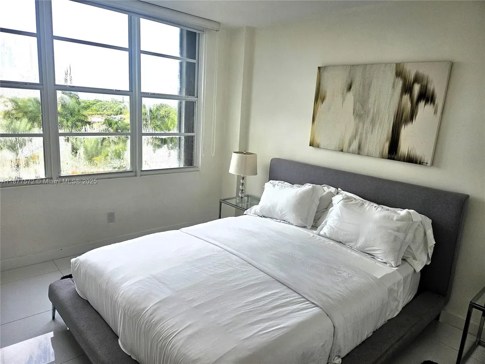 5161 Collins Ave #707 Miami Beach, FL 33140