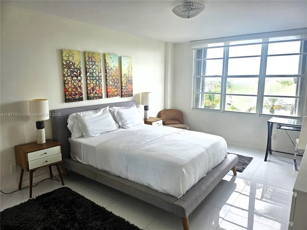 5161 Collins Ave #707 Miami Beach, FL 33140