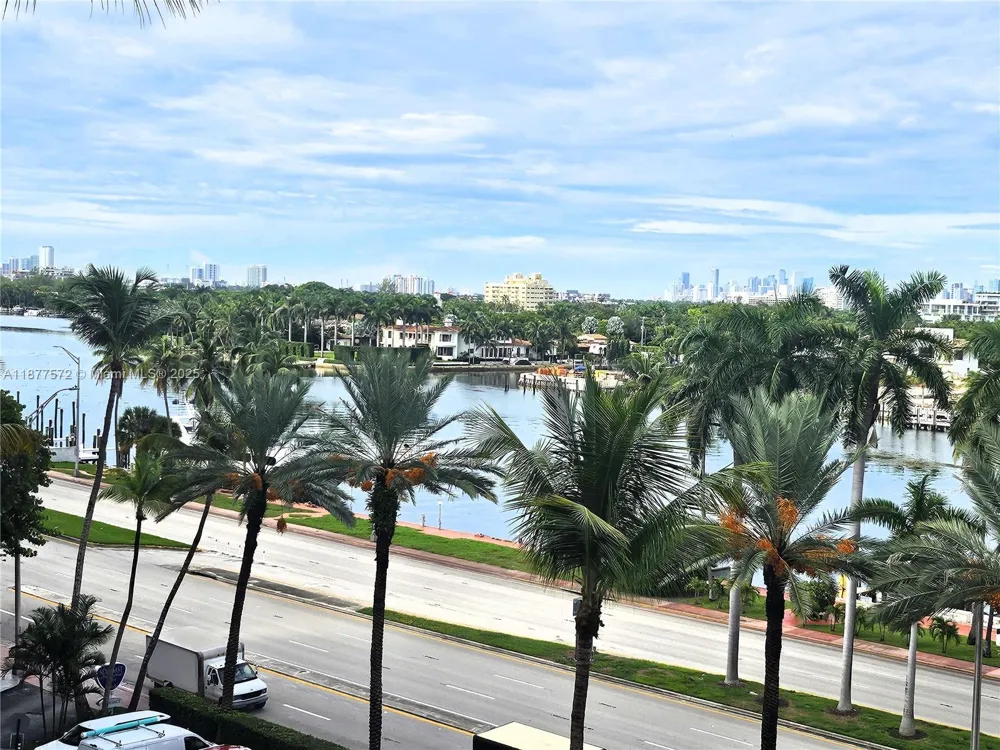 5161 Collins Ave #707 Miami Beach, FL 33140