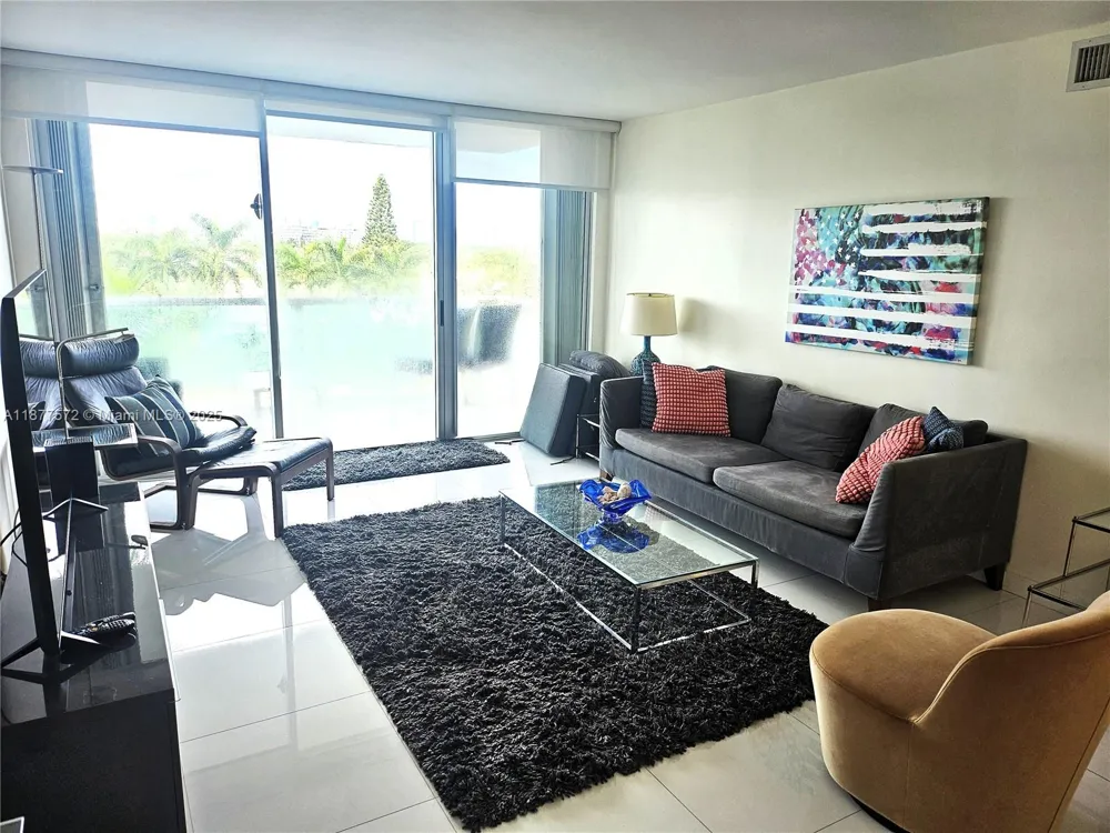 5161 Collins Ave #707 Miami Beach, FL 33140