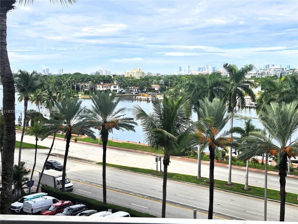 5161 Collins Ave #707 Miami Beach, FL 33140