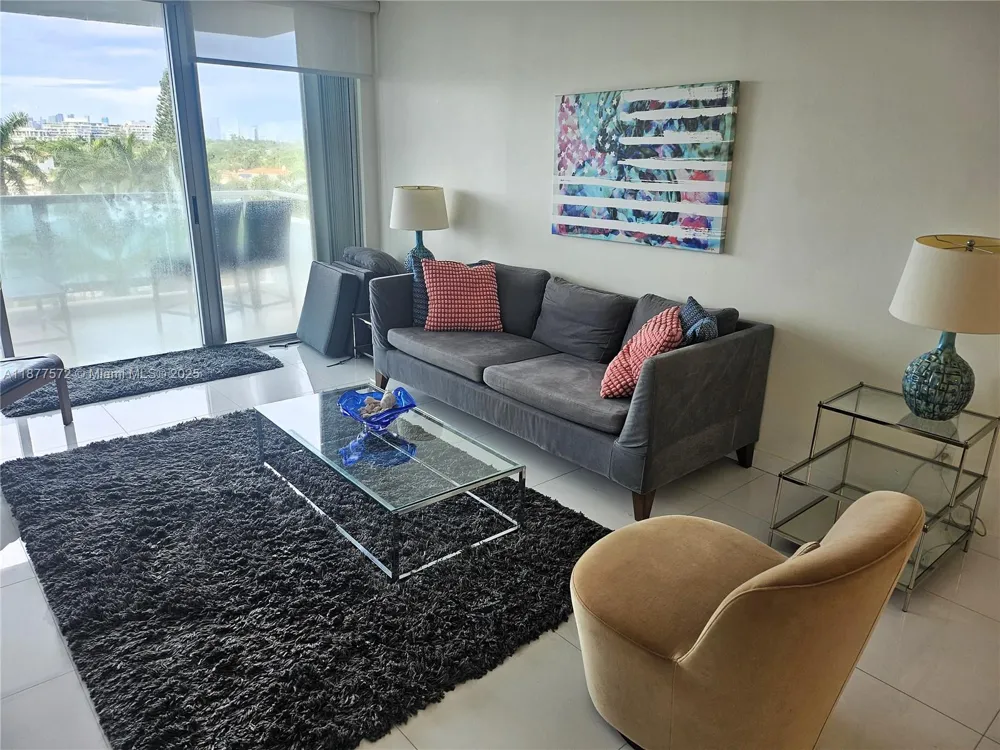 5161 Collins Ave #707 Miami Beach, FL 33140