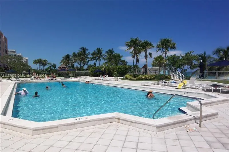 5161 Collins Ave #707 Miami Beach, FL 33140