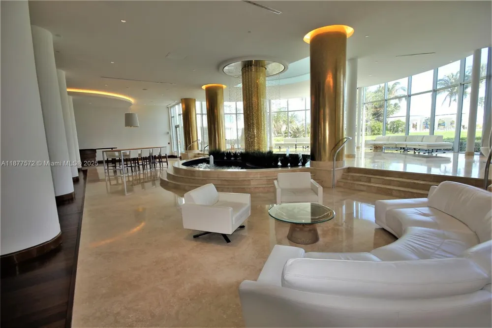 5161 Collins Ave #707 Miami Beach, FL 33140