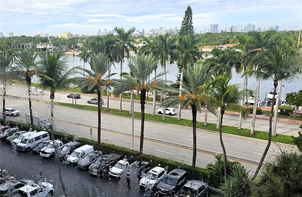5161 Collins Ave #707 Miami Beach, FL 33140