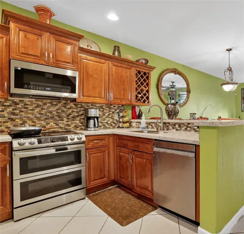 3445 NW 14th Ct