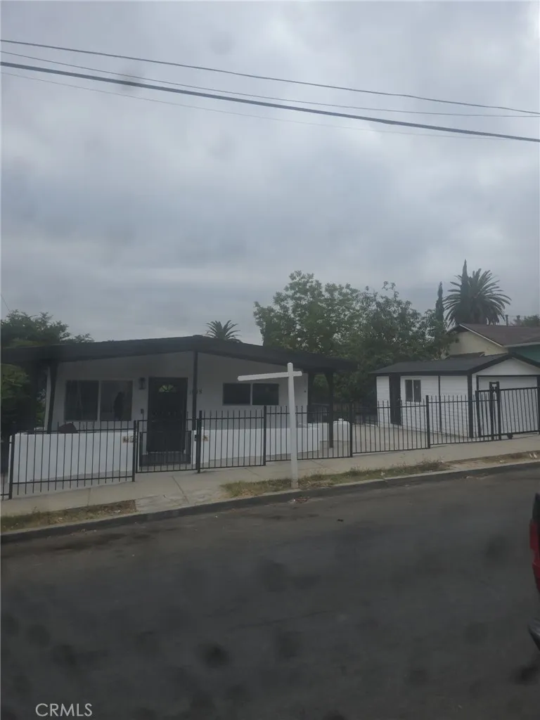 1048 Dexter Street Los Angeles, CA 90042