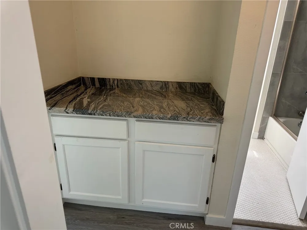 1048 Dexter Street Los Angeles, CA 90042
