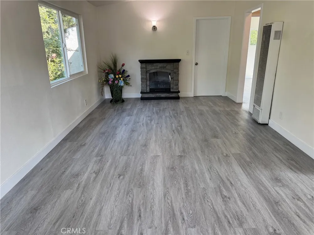 1048 Dexter Street Los Angeles, CA 90042