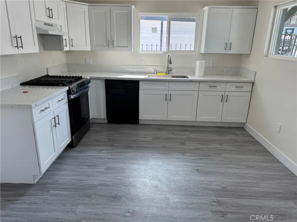 1048 Dexter Street Los Angeles, CA 90042