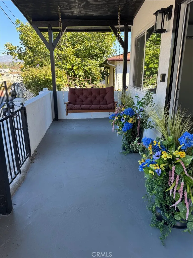 1048 Dexter Street Los Angeles, CA 90042