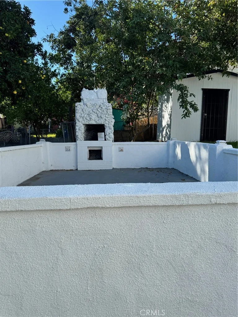 1048 Dexter Street Los Angeles, CA 90042