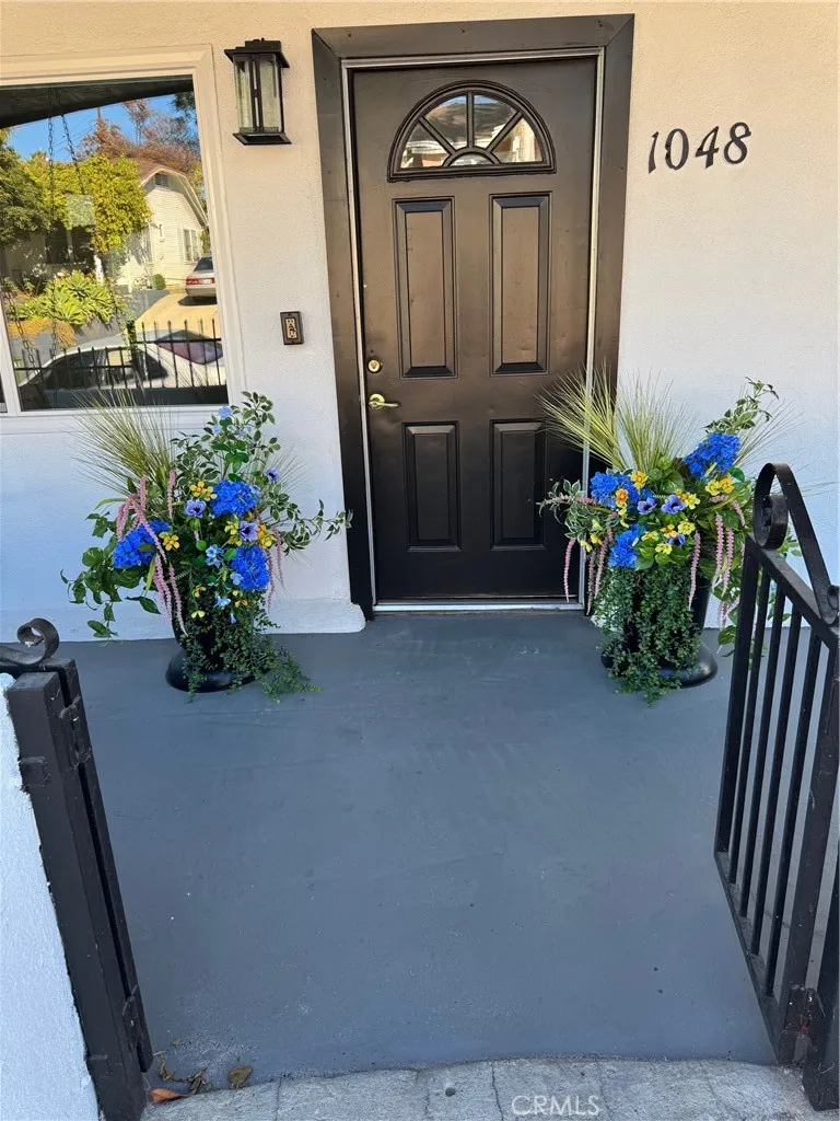 1048 Dexter Street Los Angeles, CA 90042