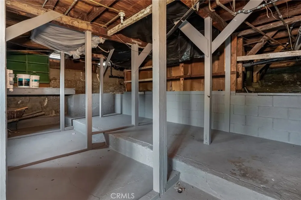 1048 Dexter Street Los Angeles, CA 90042