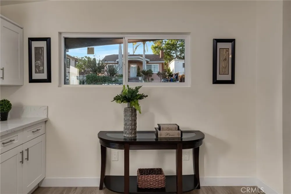 1048 Dexter Street Los Angeles, CA 90042