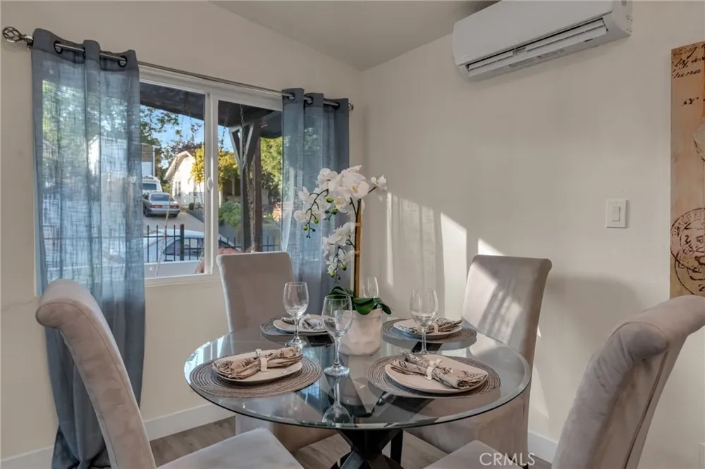 1048 Dexter Street Los Angeles, CA 90042
