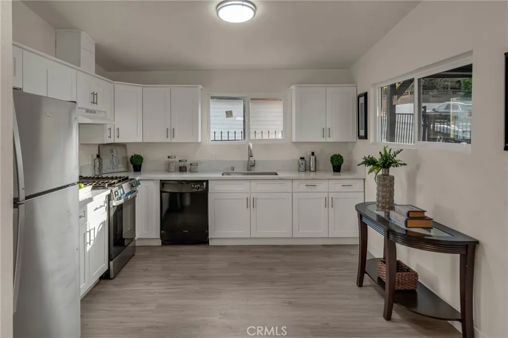 1048 Dexter Street Los Angeles, CA 90042
