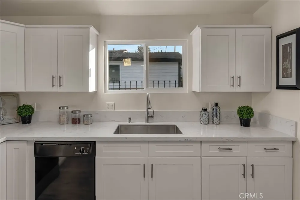 1048 Dexter Street Los Angeles, CA 90042