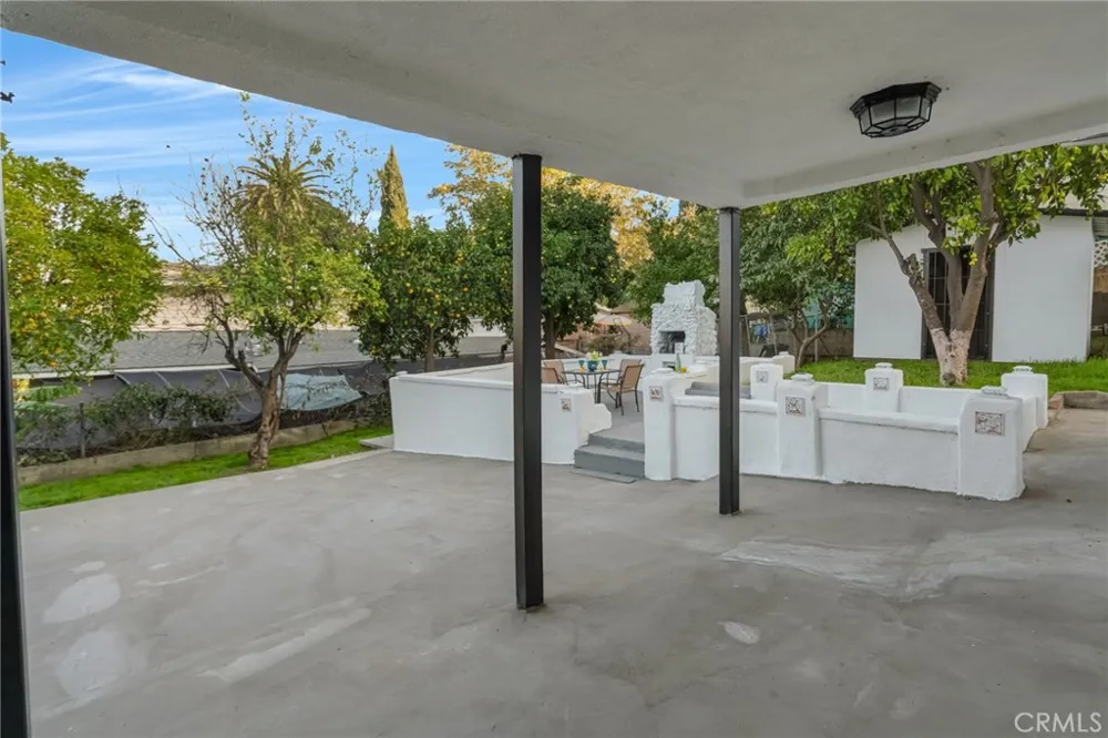 1048 Dexter Street Los Angeles, CA 90042