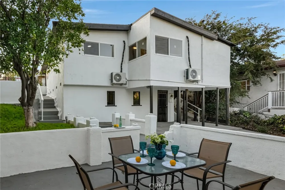1048 Dexter Street Los Angeles, CA 90042