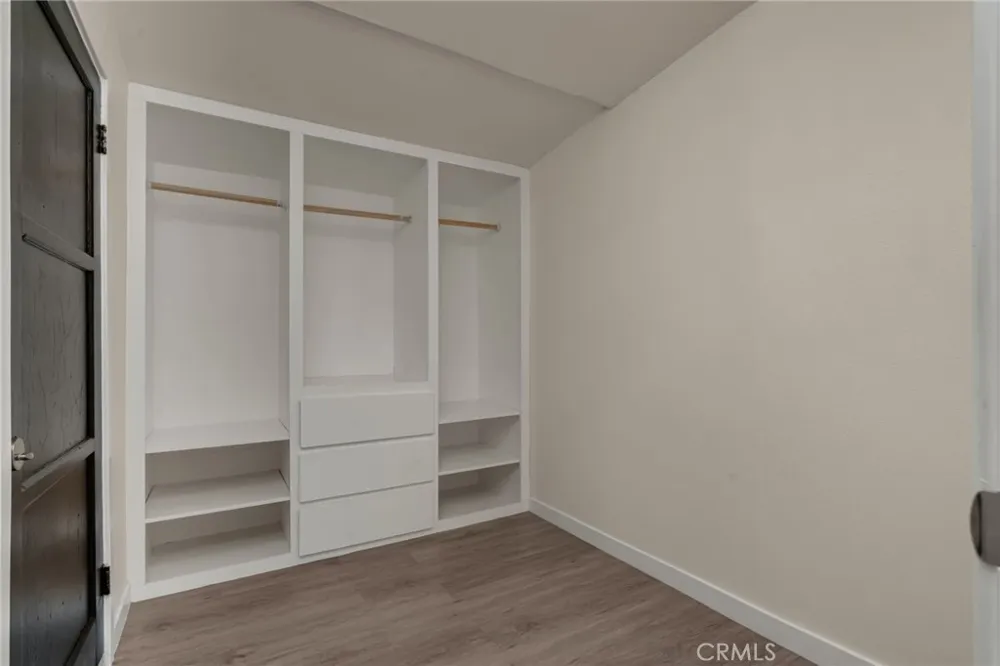 1048 Dexter Street Los Angeles, CA 90042