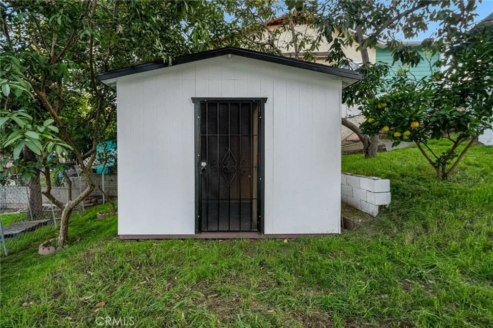 1048 Dexter Street Los Angeles, CA 90042