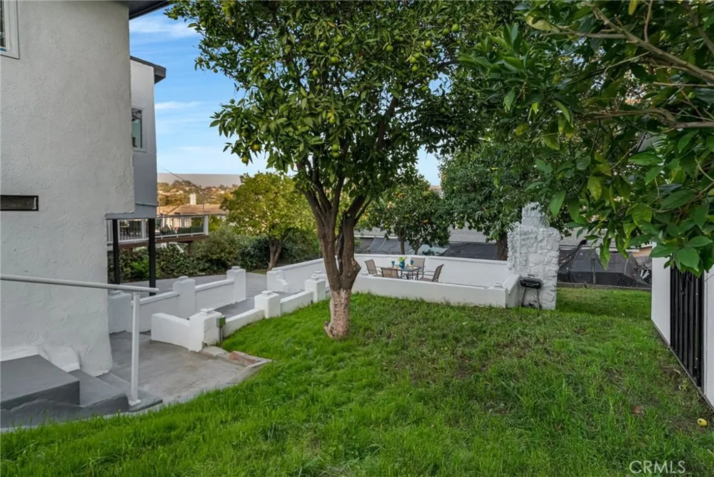 1048 Dexter Street Los Angeles, CA 90042