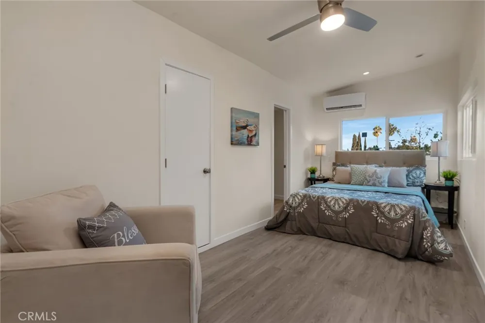 1048 Dexter Street Los Angeles, CA 90042