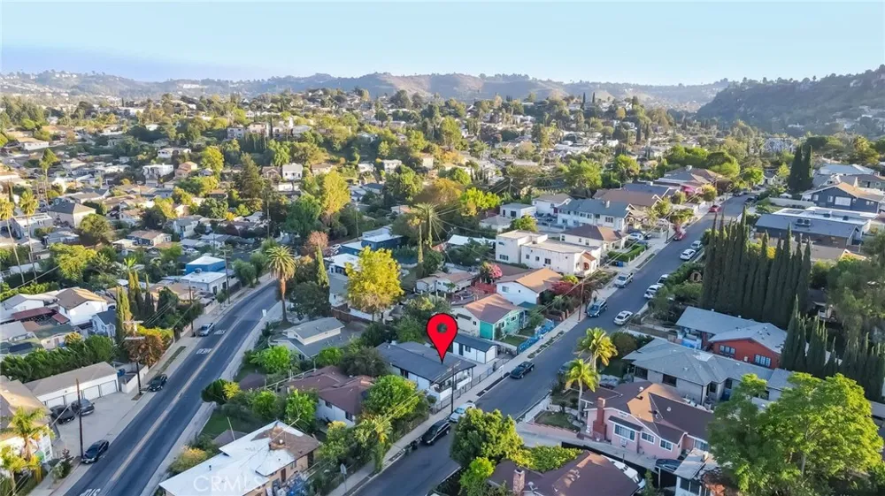 1048 Dexter Street Los Angeles, CA 90042