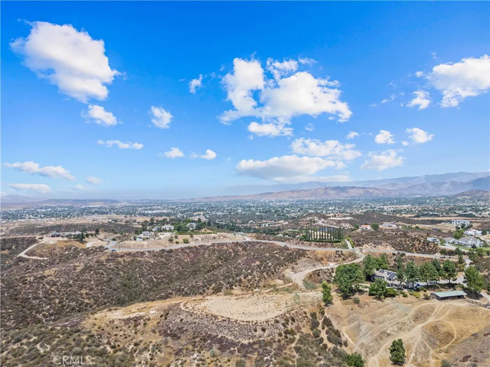 37807 Valgio Calimesa, CA 92320