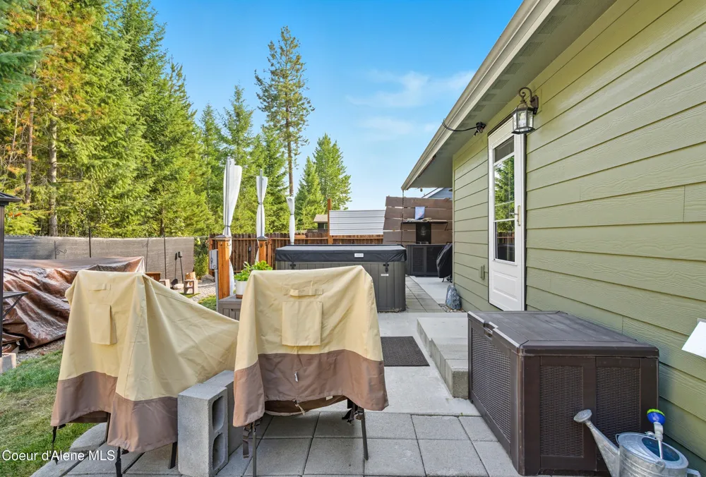 5779 W FREDRICK LOOP Spirit Lake, ID 83869