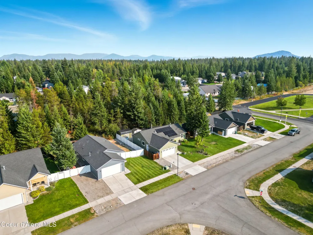 5779 W FREDRICK LOOP Spirit Lake, ID 83869