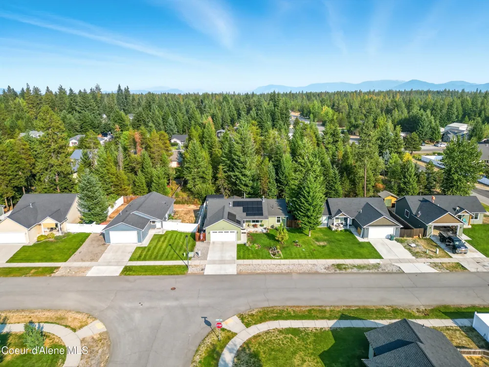 5779 W FREDRICK LOOP Spirit Lake, ID 83869