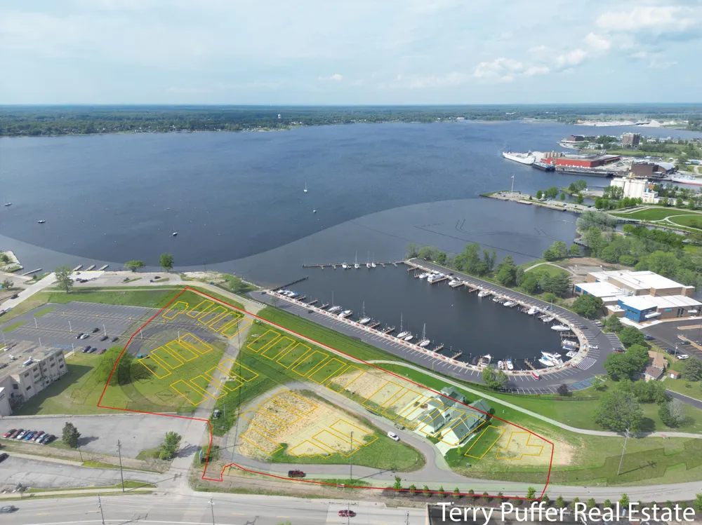 942 Boardwalk Cove Drive Muskegon, MI 49441