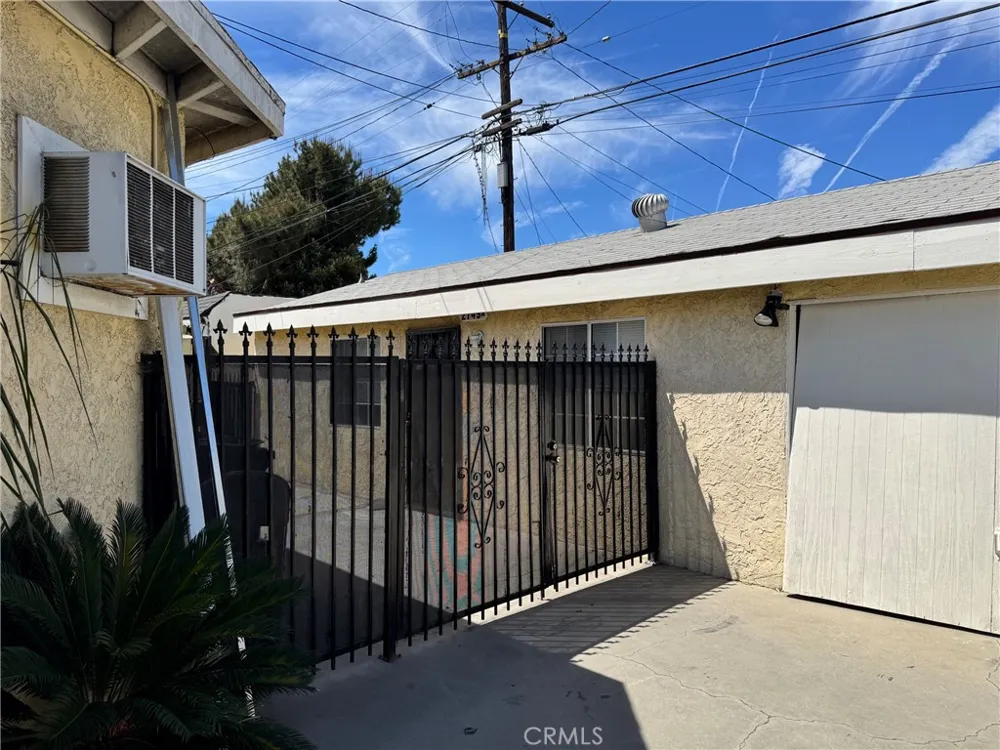 2749 Live Oak Street Huntington Park, CA 90255